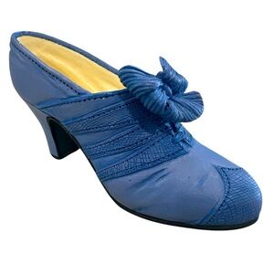 Just the Right Shoe by Reine CLASS ACT 245042 1999 Blue Pump Figurine no box